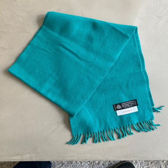 100% Teal Wool Scarf 56” L x 11” - Picture 8 of 8